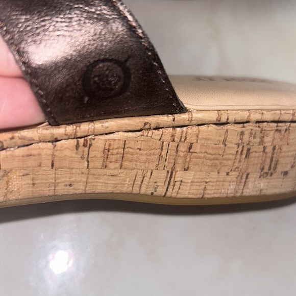 BORN LEATHER SANDALS🤎Slip On Thong Flip-Flop Style🌻Bronze Brown Size 10 - Picture 7 of 14